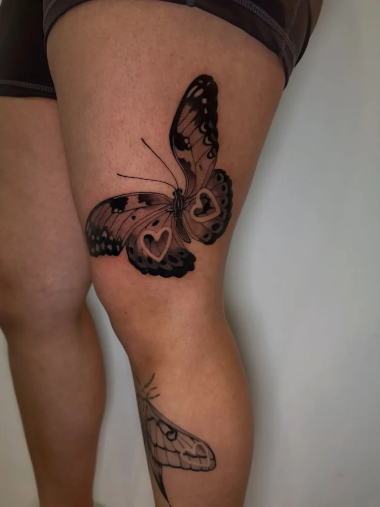 Black and Grey Heart Patterned Thigh Piece