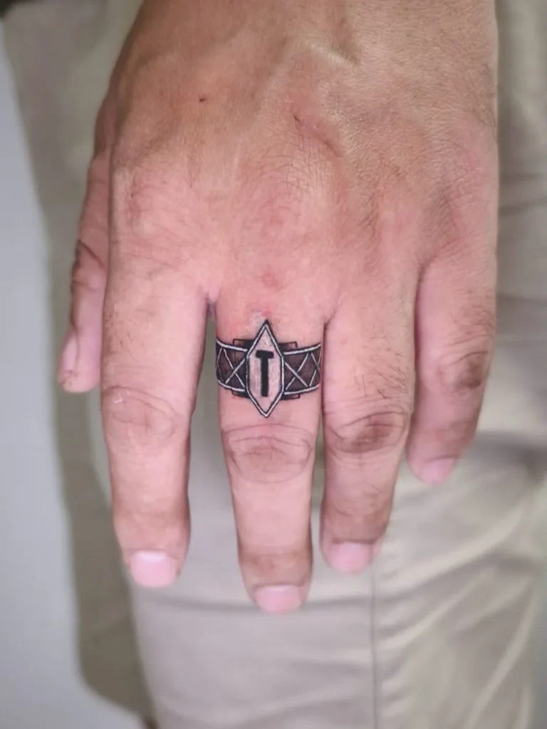 Geometric Signet Ring Monogram