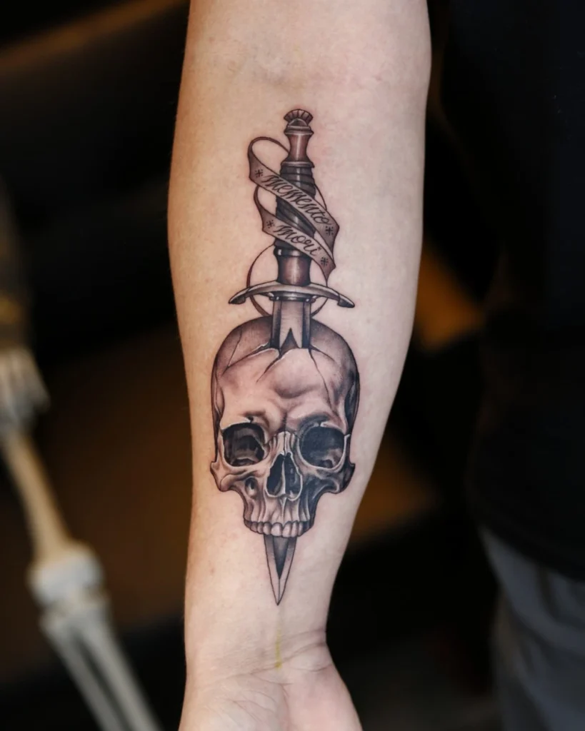 Memento Mori Skull and Dagger